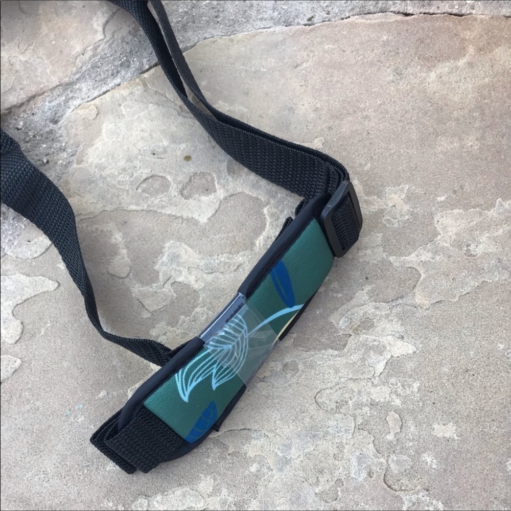 SOLD OUT.        Neoprene Water Bottle & Phone Holder Blue Green Birds Print New - Picture 11 of 16